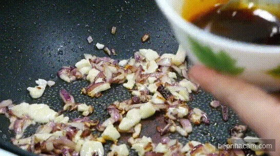 cach-lam-suon-xao-chua-ngot