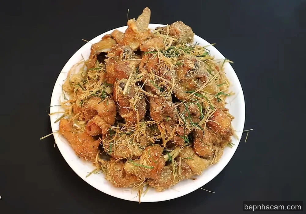 Gà Rang Muối Giòn Rụm Đậm Đà: Bí Quyết Đưa Cơm Cả Nhà Khen Ngon!