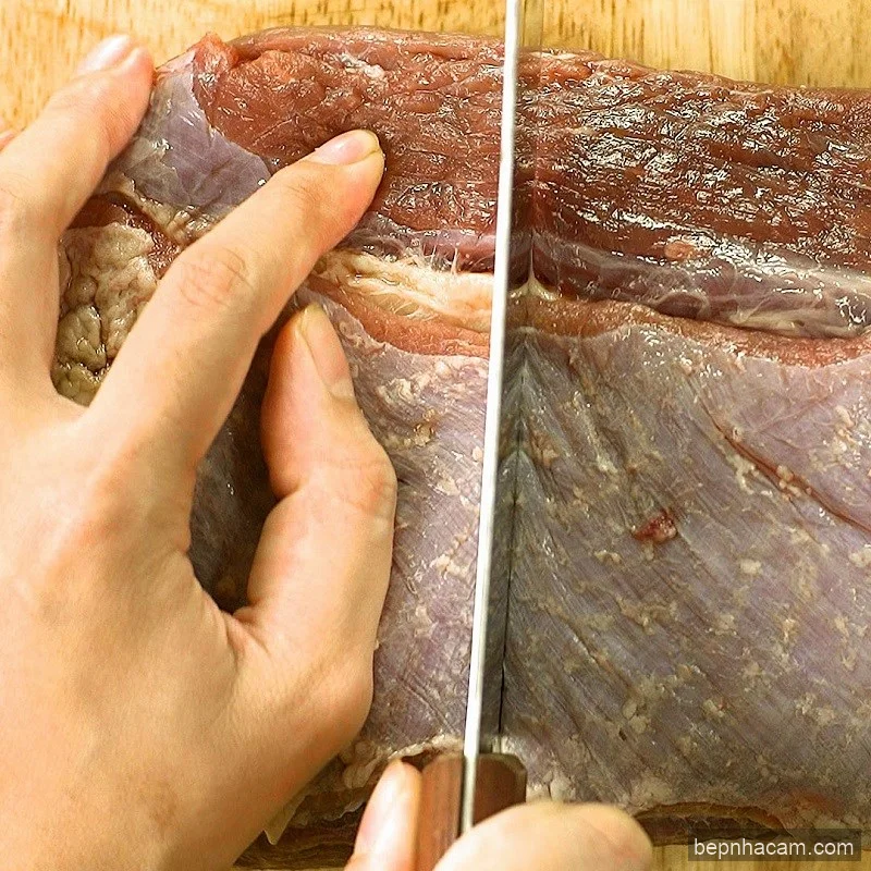 Lẩu Bò Nhúng Giấm Chua Thanh Đậm Đà: Bí Kíp Nấu Ngon Chuẩn Vị Tại Nhà!