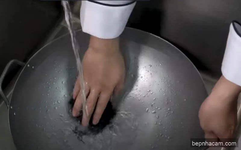 Mẹo Hay Của Mẹ Cam: 'Tôi Chảo Chống Dính' Tại Nhà Bền Đẹp Gấp Đôi!