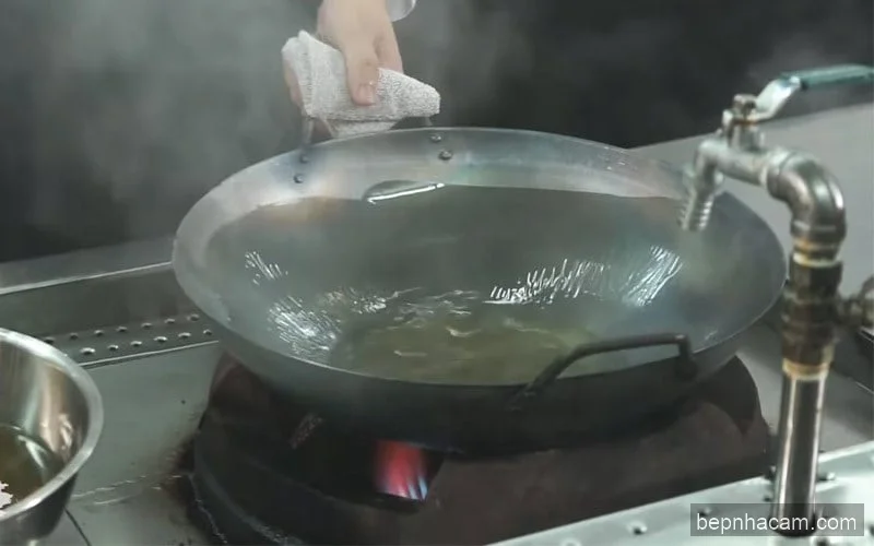 Mẹo Hay Của Mẹ Cam: 'Tôi Chảo Chống Dính' Tại Nhà Bền Đẹp Gấp Đôi!