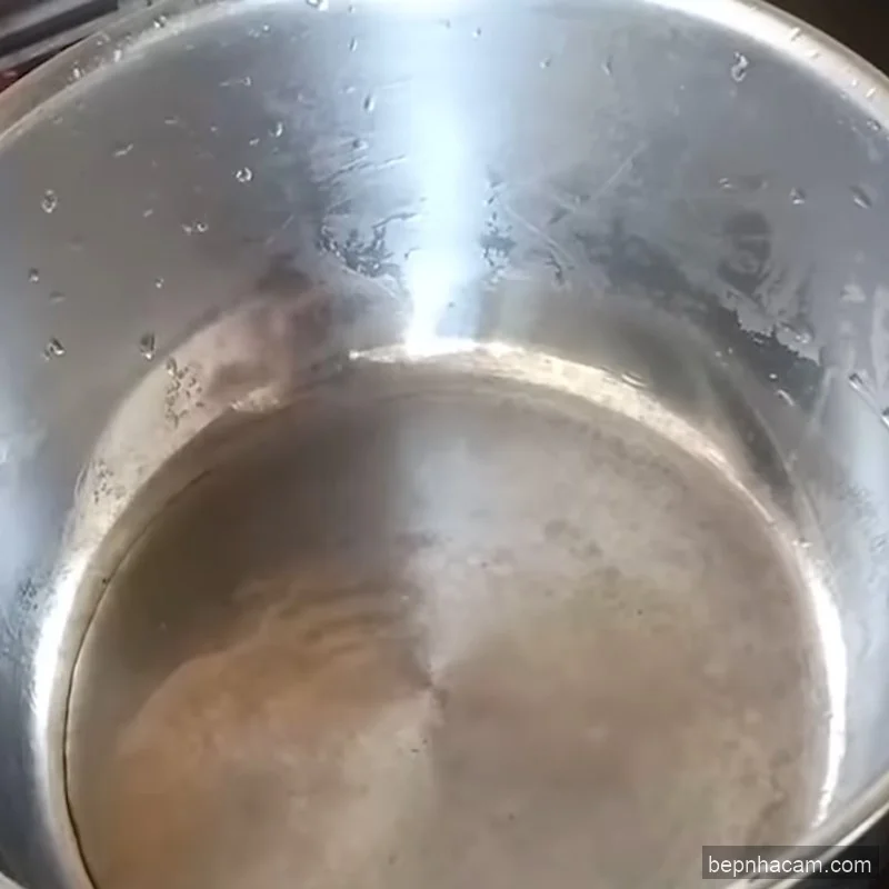 Vịt Om Sấu Chuẩn Vị Hà Nội: Nồi Canh Chua Thanh Ấm Lòng Ngày Mưa!