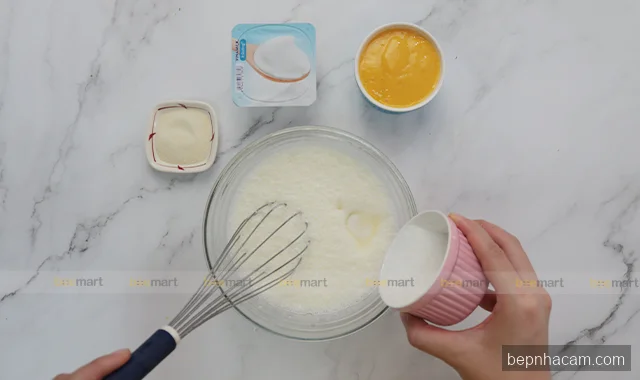 Bánh Mousse Xoài Sữa Chua Mát Lạnh: Công Thức Không Cần Lò, Ai Cũng Làm Được!