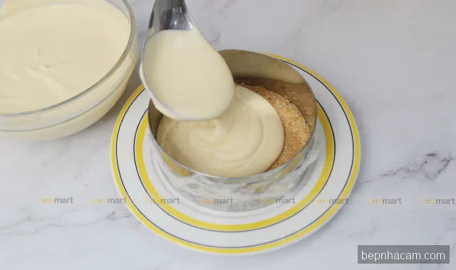 Bánh Mousse Xoài Sữa Chua Mát Lạnh: Công Thức Không Cần Lò, Ai Cũng Làm Được!