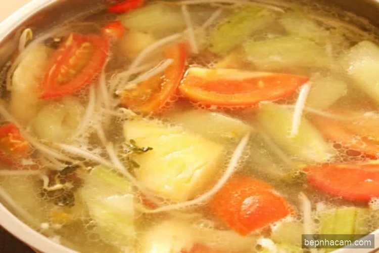 Canh Chua Cá Lóc Chuẩn Vị Miền Tây: Bí Quyết Nấu Ngon Mềm, Không Tanh, Cực Dễ!