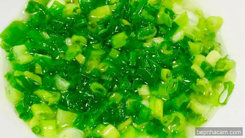 Hàu hấp mỡ hành béo ngậy, bùi bùi ăn là ghiền