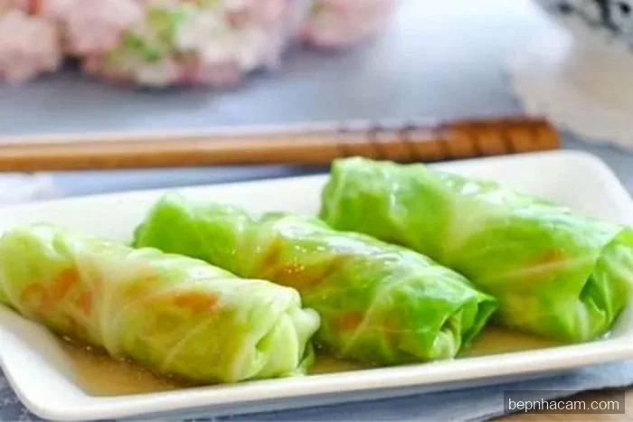 Bắp cải cuộn tôm thịt: Món thanh đạm, đủ chất mà không hề ngán