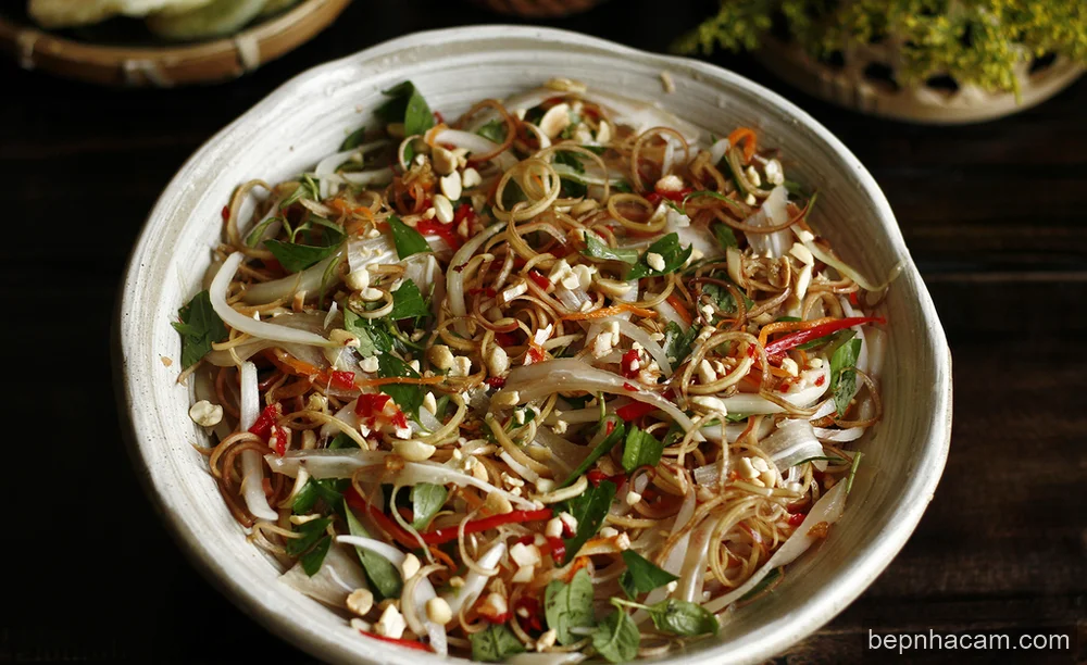 Nộm Hoa Chuối Tai Lợn: Bí Quyết Trắng Giòn Sần Sật, Ngon Đỉnh Chóp!