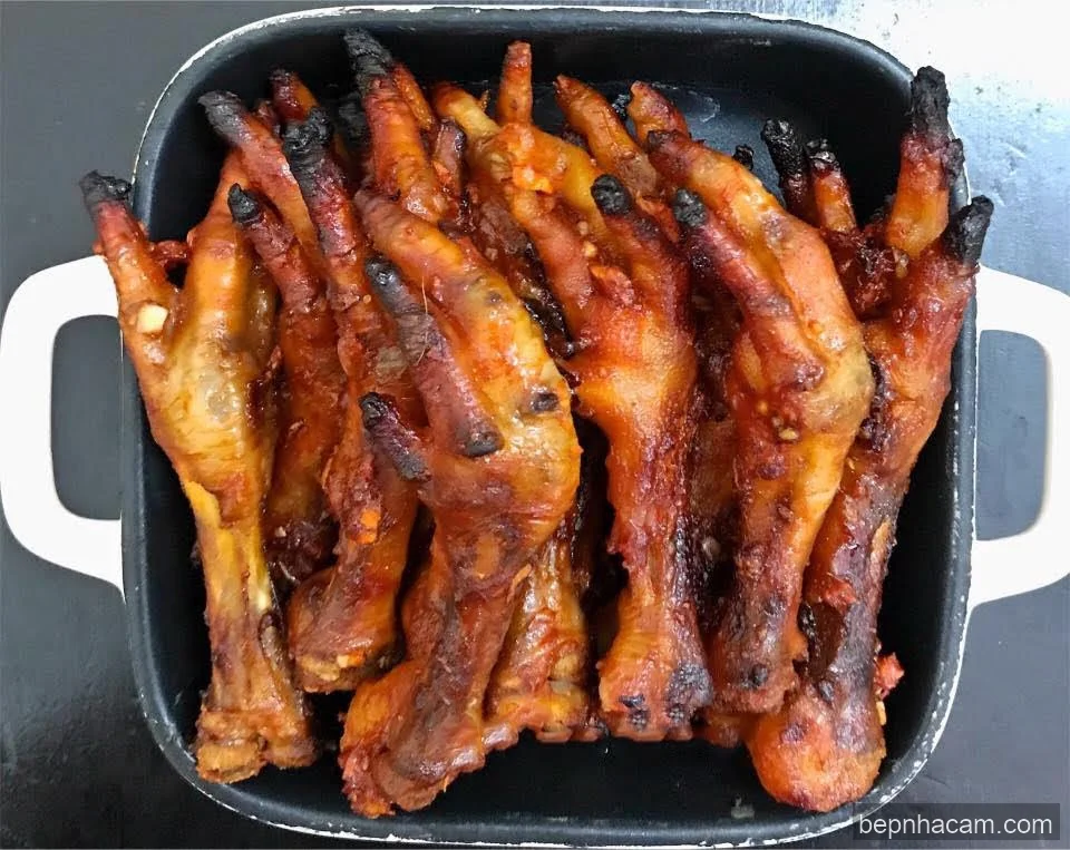Chân gà nướng đậm đà, thơm lừng mời gọi