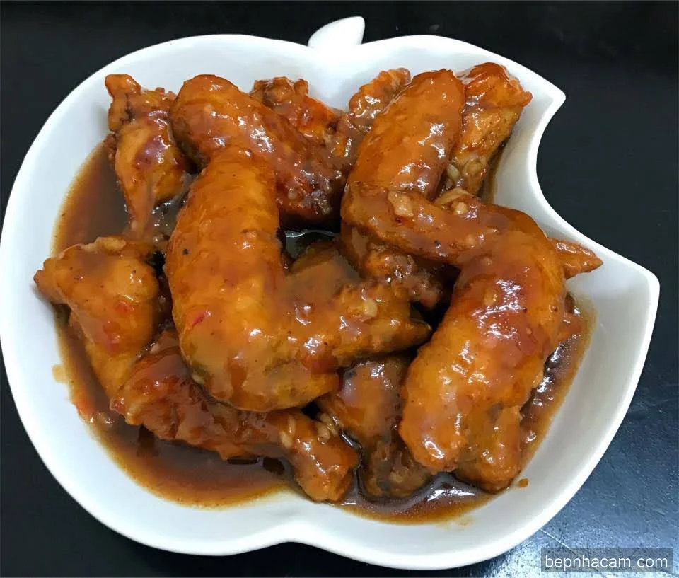 Cánh gà sốt me chua ngọt, đậm đà