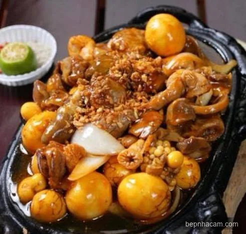 Lòng gà non xào cay ấm bụng ngày mưa