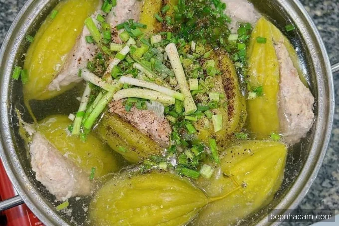 Cách 1: Canh khổ qua nhồi thịt ngọt thanh, đậm đà